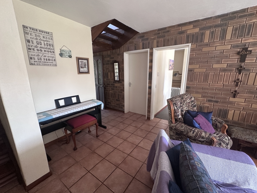 4 Bedroom Property for Sale in The Island Western Cape